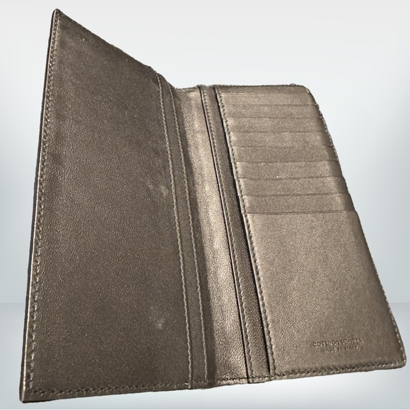 Authentic Bottega Veneta Snakeskin Embossed Bifold Wallet - Picture 4 of 6